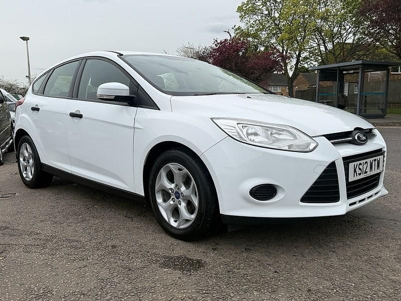 Used Ford Focus Studio 2012 White Hatchback