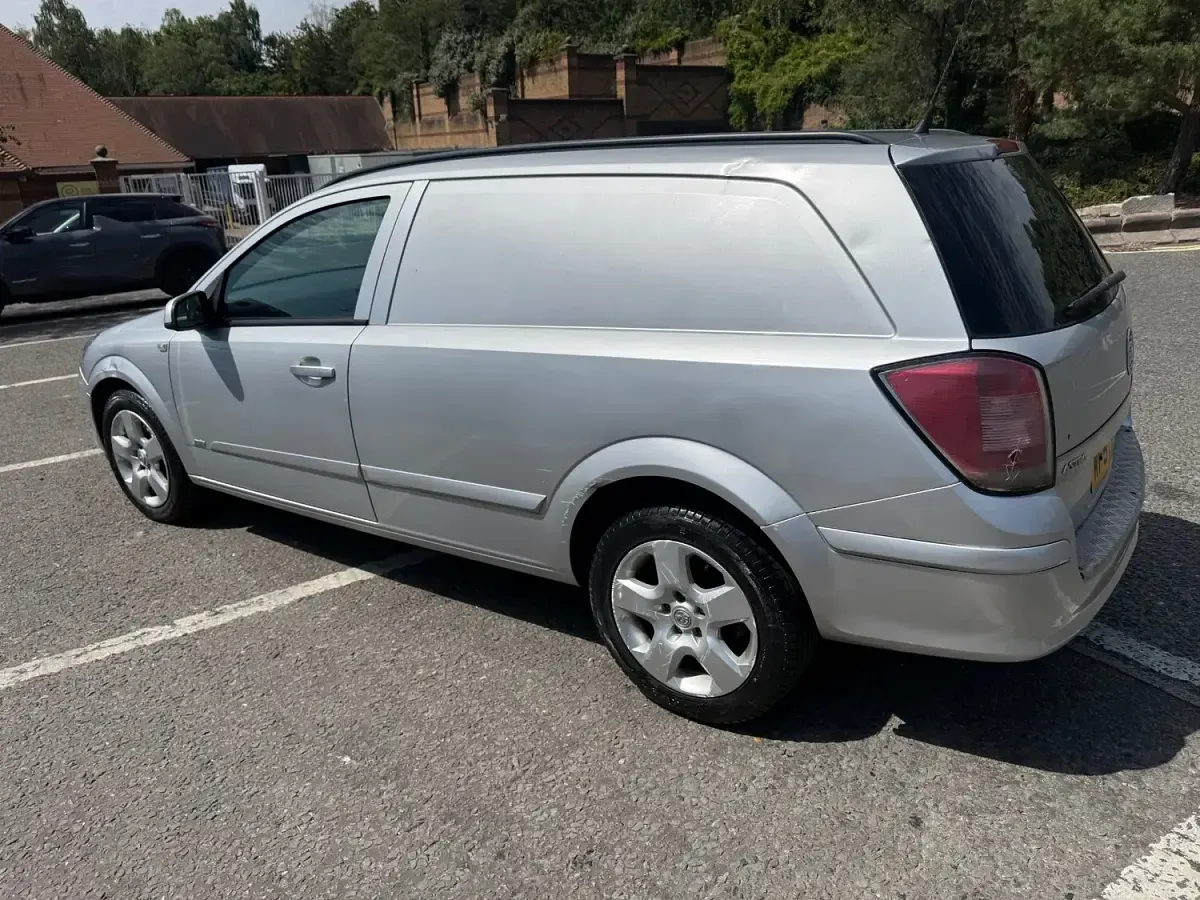 Used Vauxhall Astra Sportive 2007 Silver Van