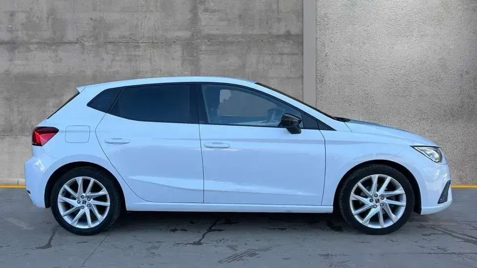 Używany Seat Ibiza FR 110 KM (80 kW) 2024 Biały Hatchback