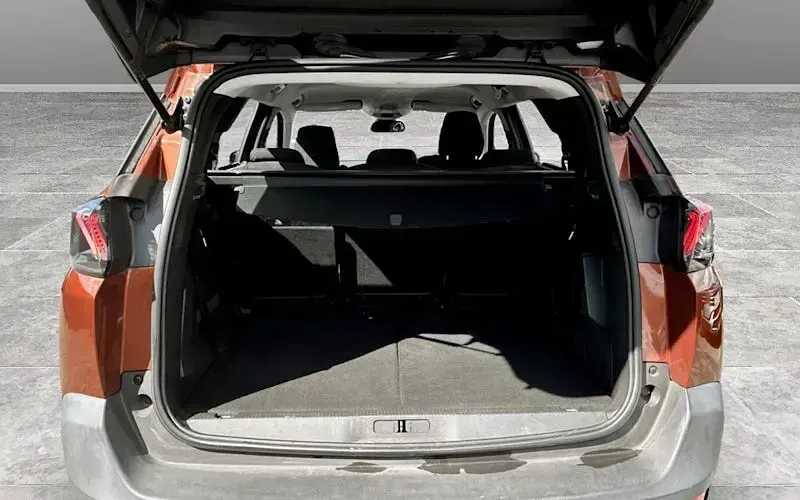 Used Peugeot 5008 Active Premium 131 HP (96 kW) 2022 Brown SUV