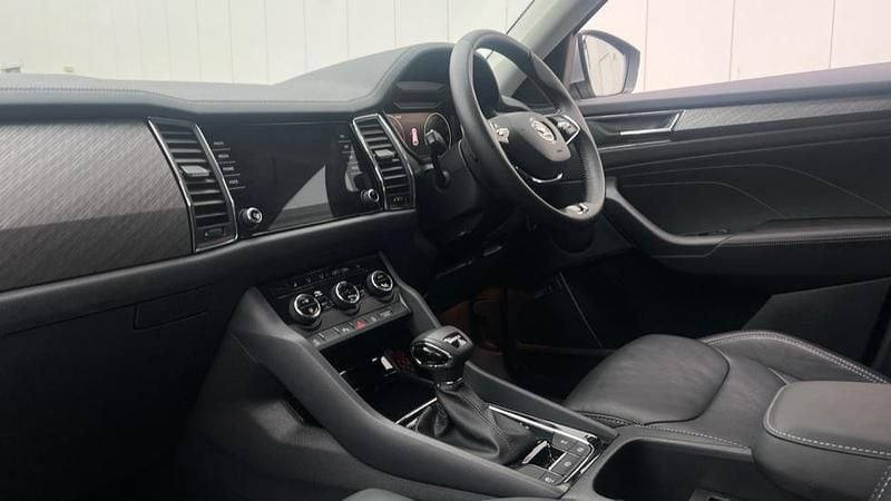 Used Skoda Kodiaq SE L Executive 150 HP (110 kW) 2024 Silver SUV