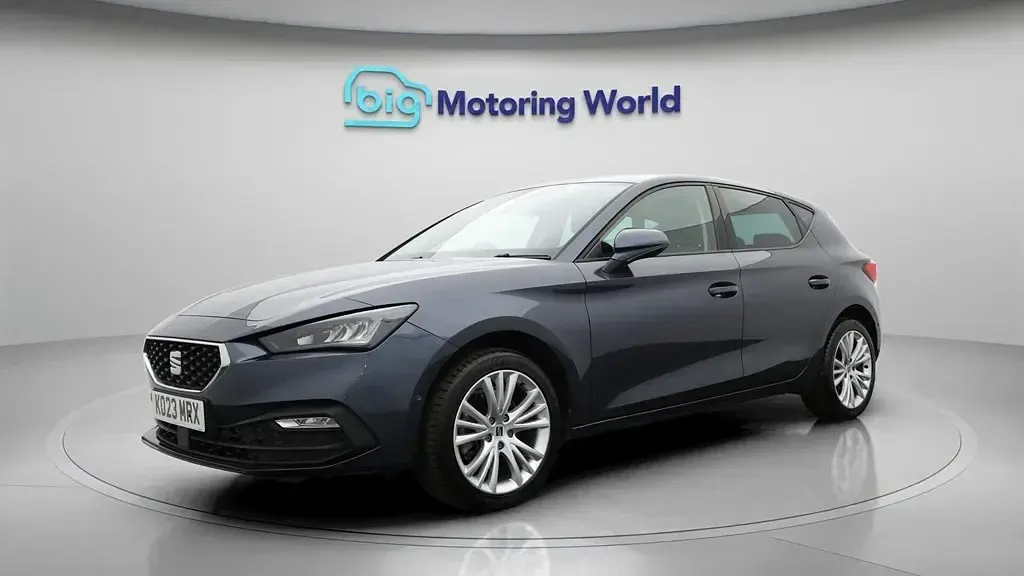 Used Seat Leon SE Dynamic 130 HP (95 kW) 2023 Grey Hatchback