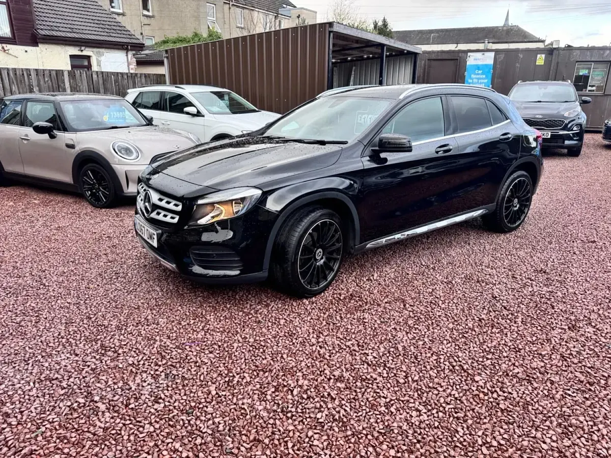 Used Mercedes GLA200 AMG line 136 HP (100 kW) 2017 Black SUV
