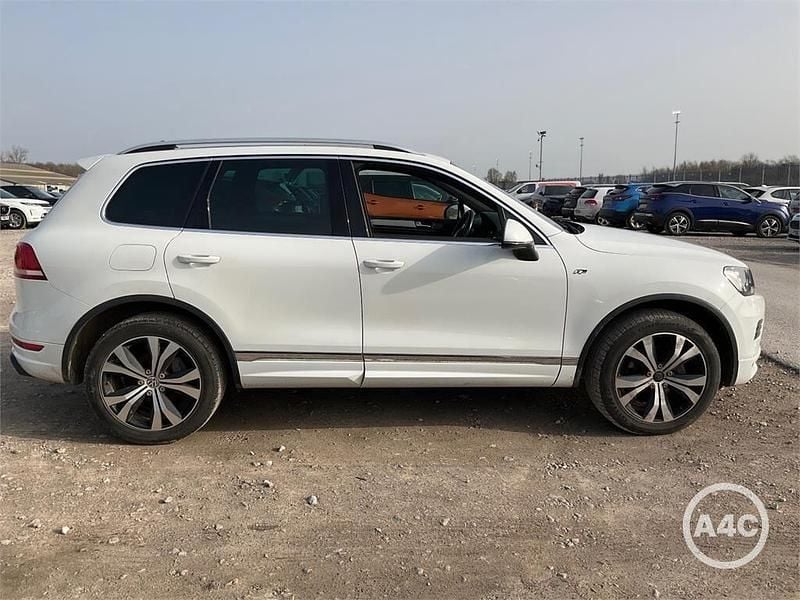 Used VW Touareg R-line 2014 White SUV