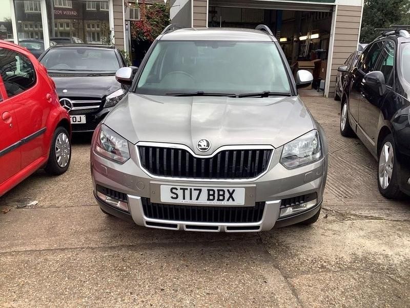 Beige Used 2017 Skoda Yeti SE Drive SUV | £12,995 (A bit pricey) - Image 1/4