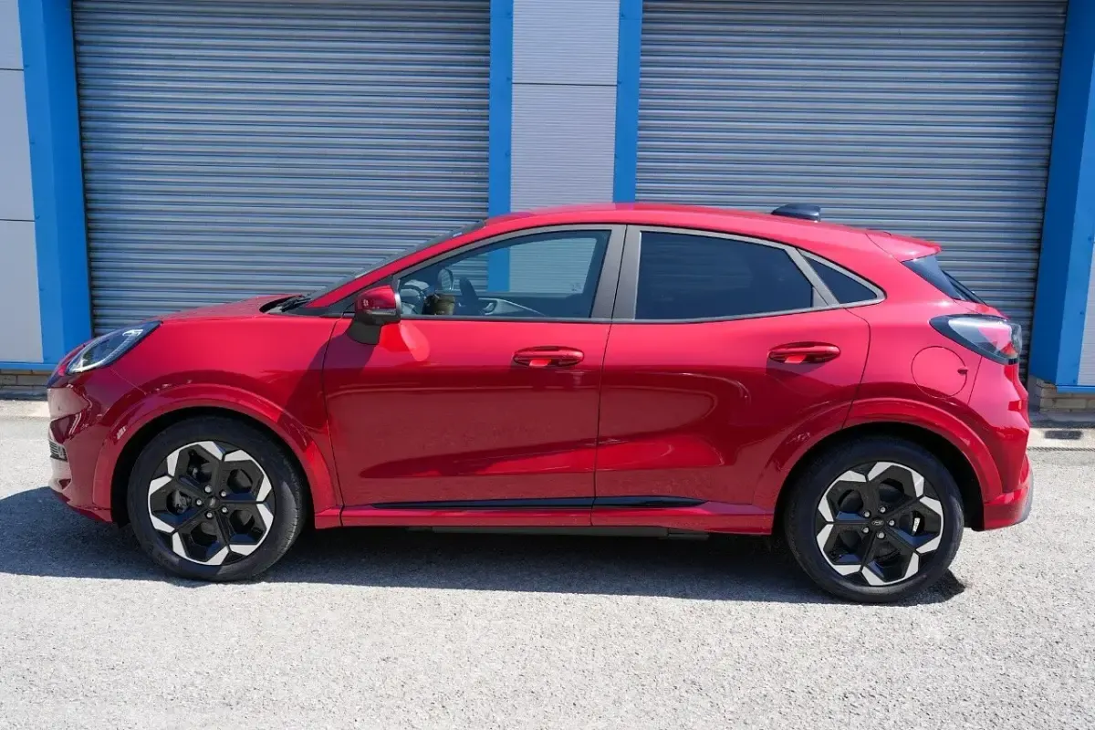 New Ford Puma Premium 122 kW (167 HP) 2025 Red SUV