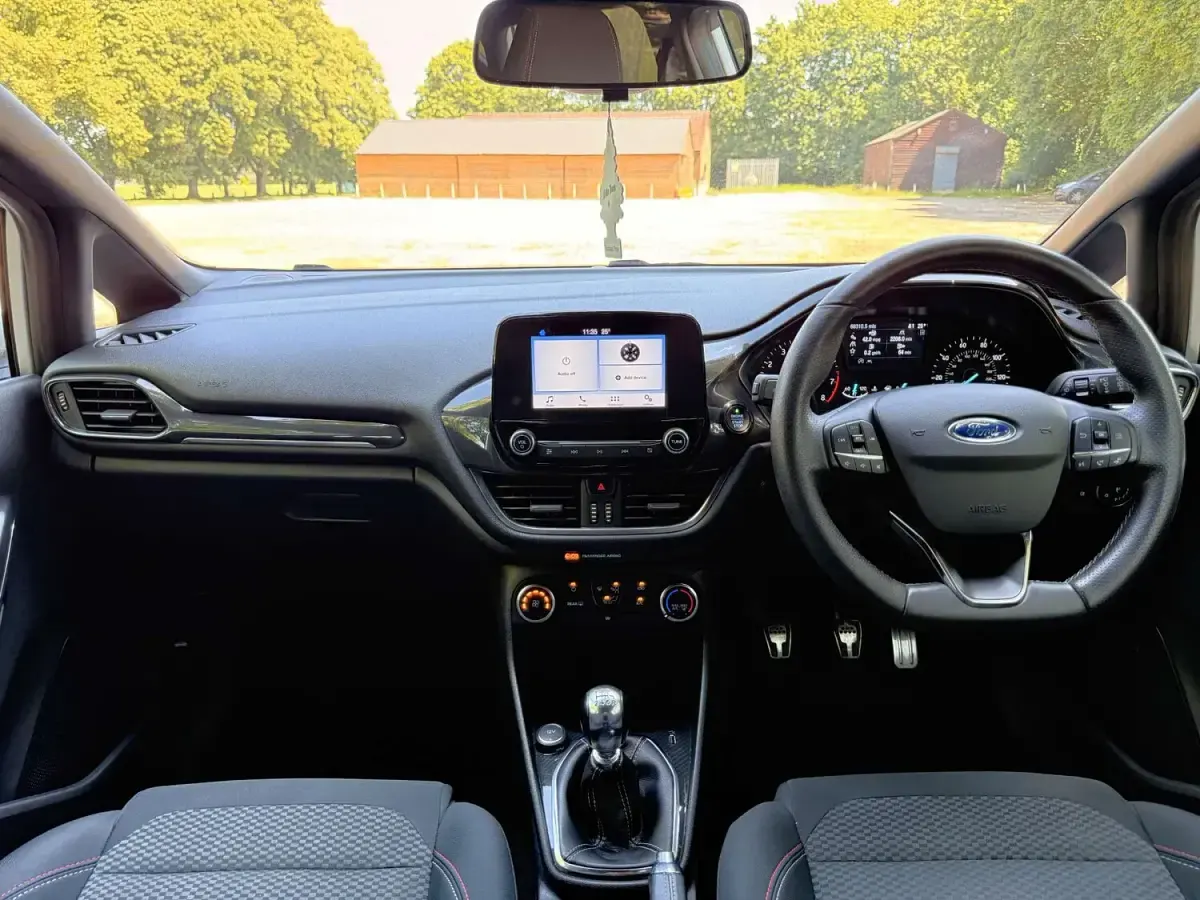 Used Ford Fiesta ST-Line 140 HP (102 kW) 2019 Silver Hatchback