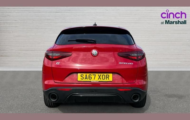 Used Alfa Romeo Stelvio 206 HP (151 kW) 2017 Red SUV