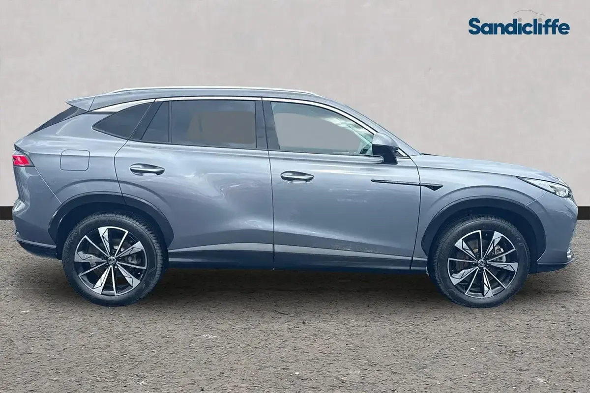 Used MG HS Trophy 224 HP (164 kW) 2025 Metallic  hampstead grey SUV