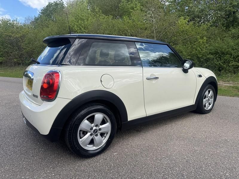 Begagnad Mini Cooper Hatch 2014 Vit Halvkombi