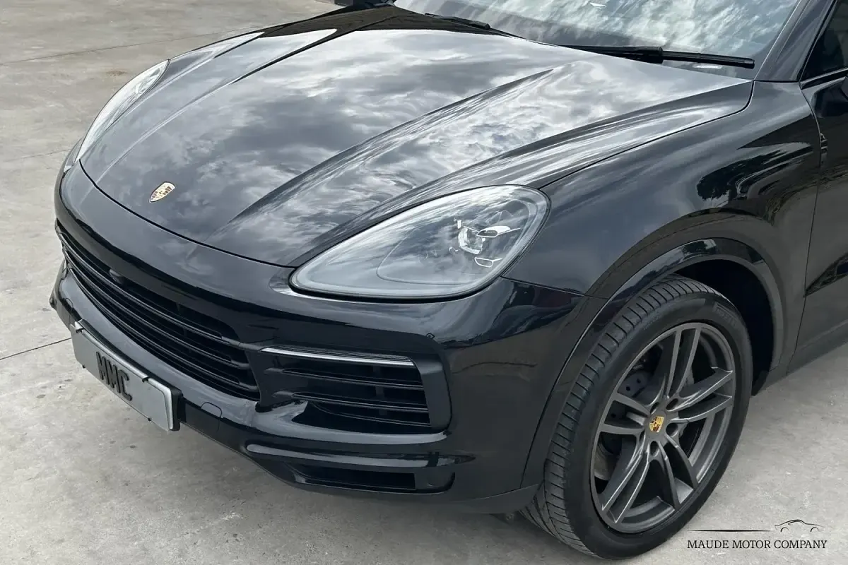 Used Porsche Cayenne 440 HP (323 kW) 2018 Black SUV