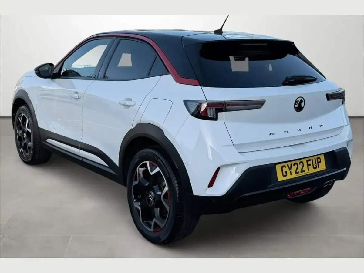 Used Vauxhall Mokka SRi 129 HP (94 kW) 2022 White SUV