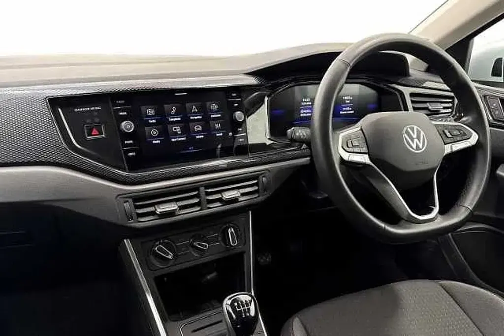 Used VW Taigo Match 115 HP (84 kW) 2025 Silver SUV