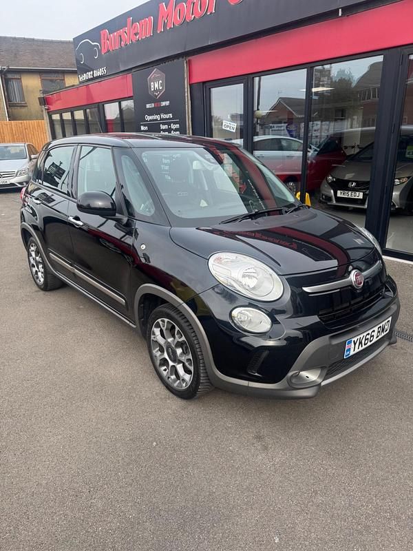 Used Fiat 500L Trekking 95 HP (69 kW) 2017 Black MPV