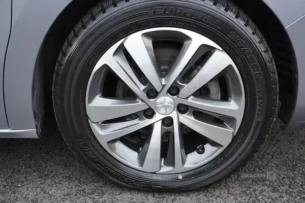 Used Peugeot Traveller Allure 2021 Grey MPV