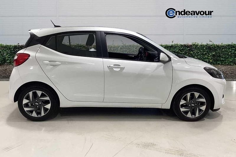 Used Hyundai i10 Advanced 84 HP (61 kW) 2023 Hatchback