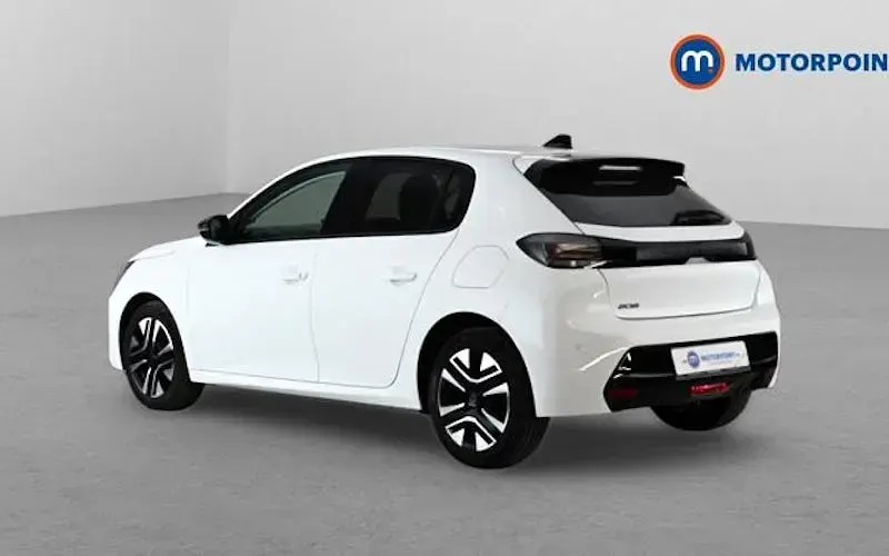 Used Peugeot 208 Allure 101 HP (74 kW) 2025 White Hatchback
