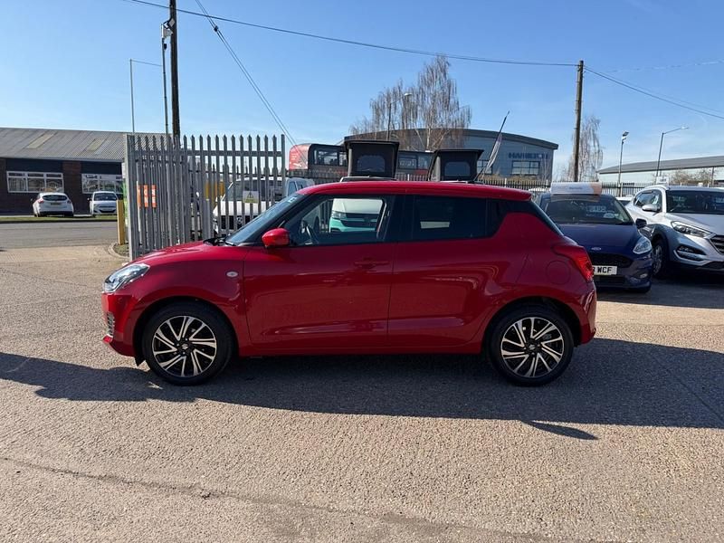 Usado Suzuki Swift SZ-L 83 HP (61 kW) 2021 Vermelho Citadino