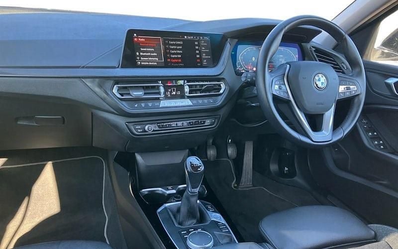 Used BMW 118 Sport Line 136 HP (100 kW) 2021 White Hatchback