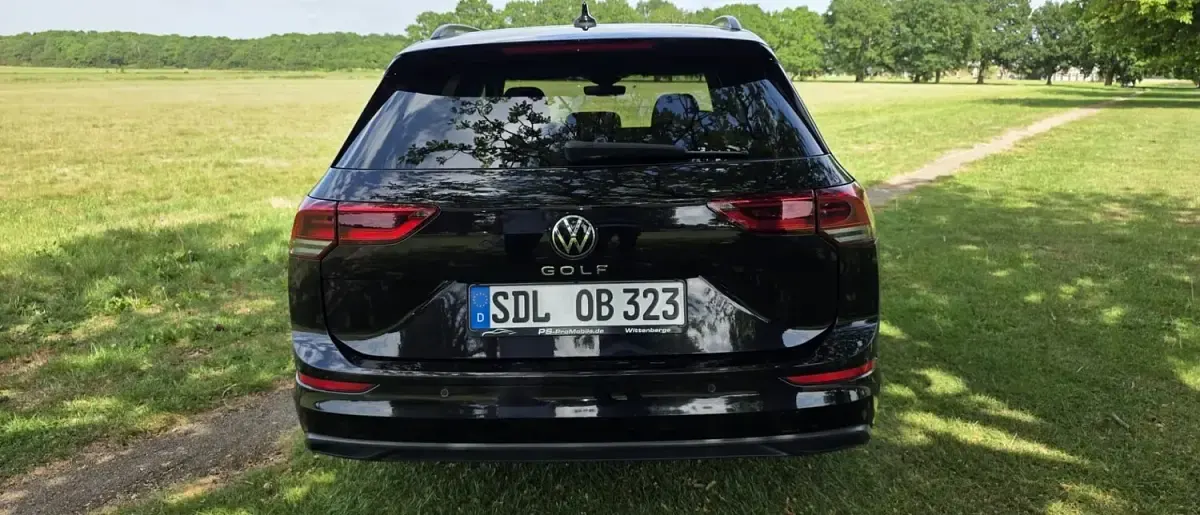 Used VW Golf VII Life 150 HP (110 kW) 2021 Black Hatchback