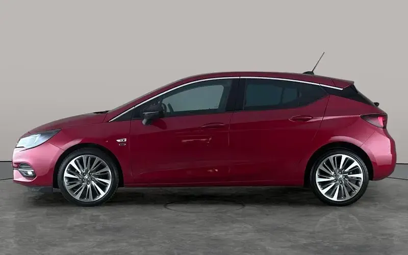 Used Vauxhall Astra Edition 145 HP (106 kW) 2021 Red Hatchback