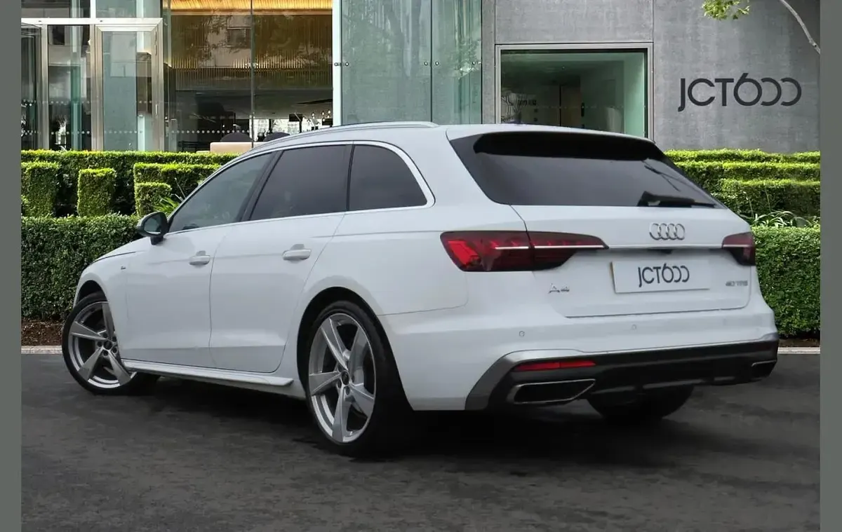 Used Audi A4 S-Line 200 HP (147 kW) 2024 White Estate