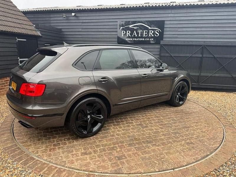 Used Bentley Bentayga 608 HP (447 kW) 2016 Grey SUV