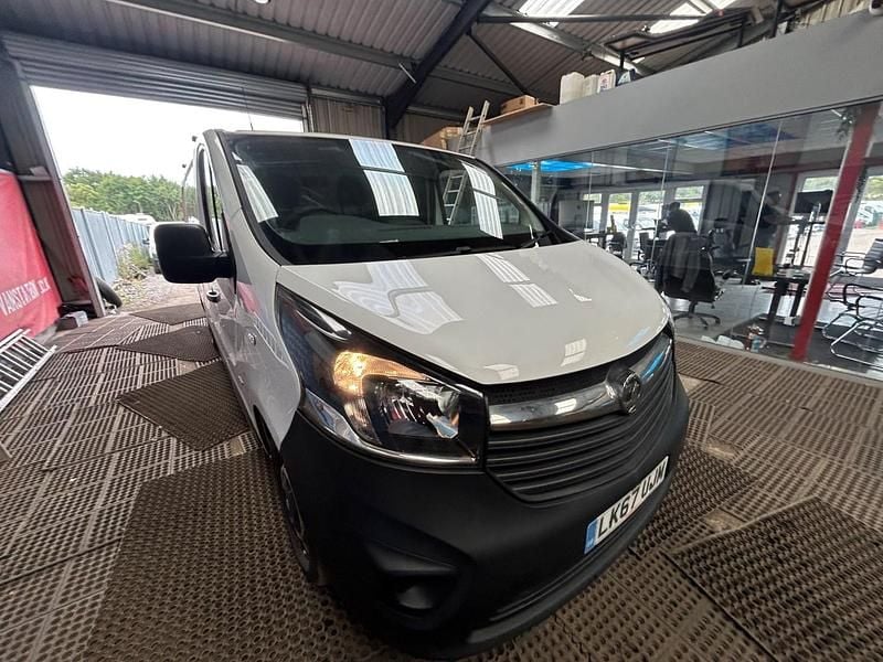 White Used 2017 Vauxhall Vivaro S Van | £4,995 (Super price) - Image 1/4