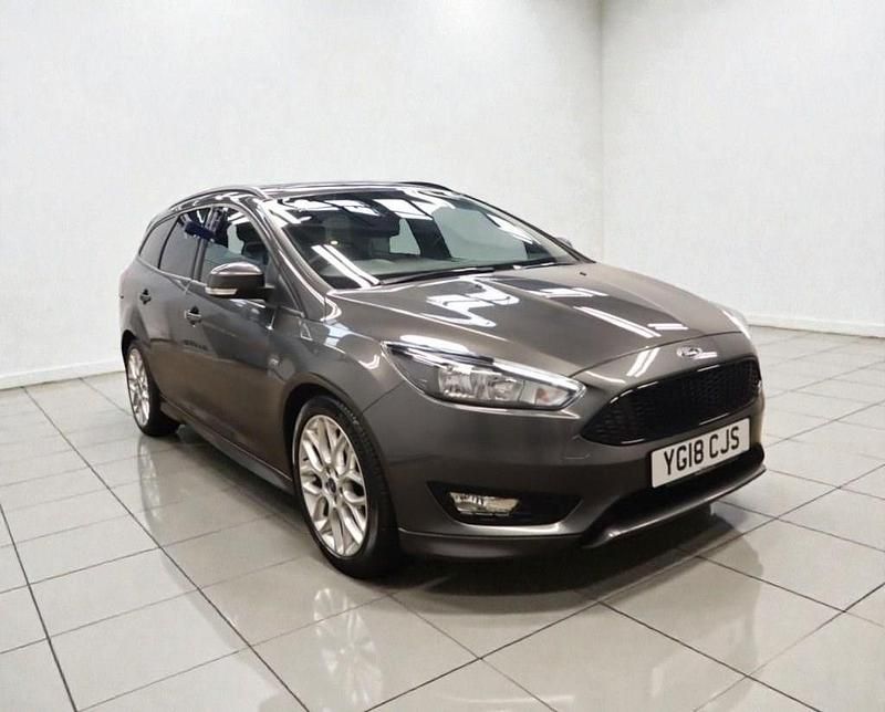 Used Ford Focus ST-Line 140 HP (102 kW) 2018 Grey Estate