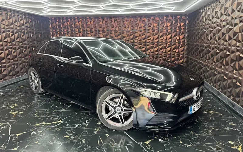 Begagnad Mercedes A180 AMG line 136 HK (100 kW) 2019 Halvkombi