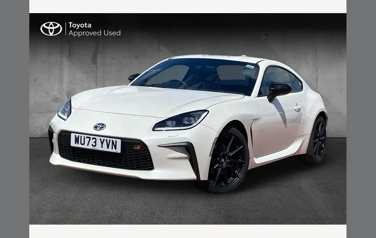 Used Toyota GR86 235 HP (172 kW) 2023 White Coupe