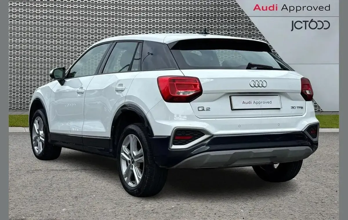 Used Audi Q2 Sport 108 HP (79 kW) 2023 White SUV