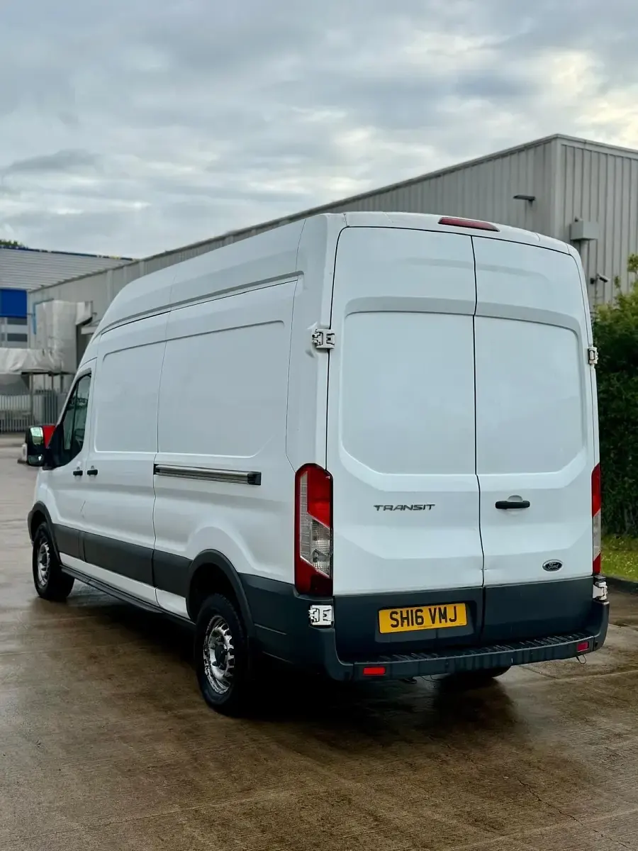 Used Ford Transit 100 HP (73 kW) 2016 White Van