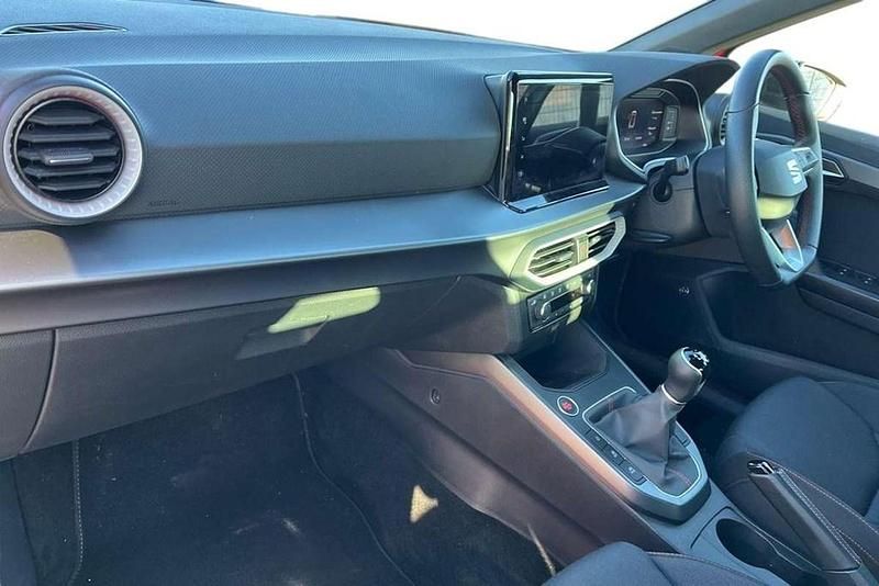 Used Seat Arona FR 113 HP (83 kW) 2024 Red SUV