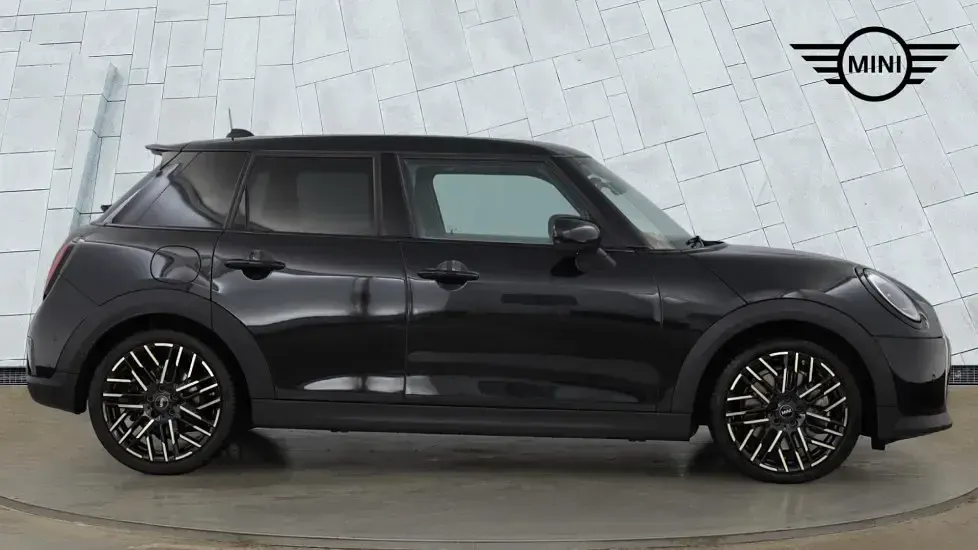 Used Mini Cooper S Hatch 201 HP (147 kW) 2024 Black Hatchback