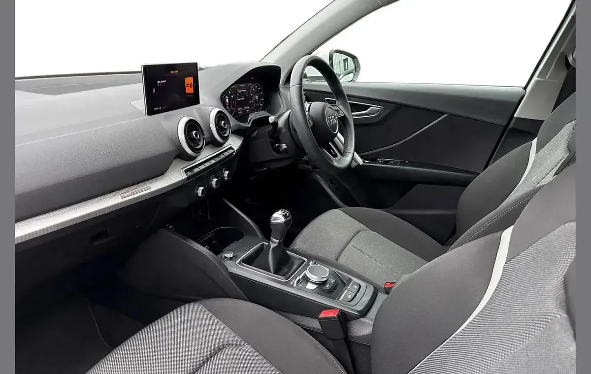 Used Audi Q2 Sport 108 HP (79 kW) 2023 White SUV