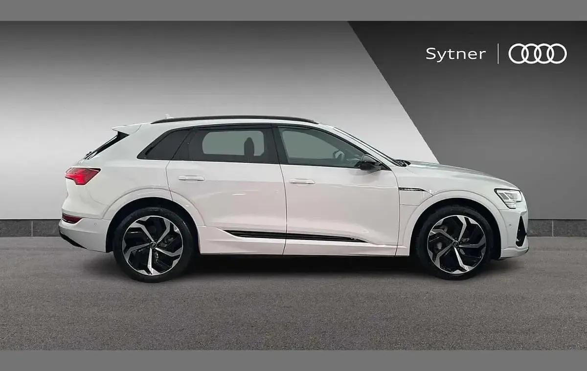 Usado Audi e-tron Black Edition 300 kW (408 HP) 2023 Branco SUV