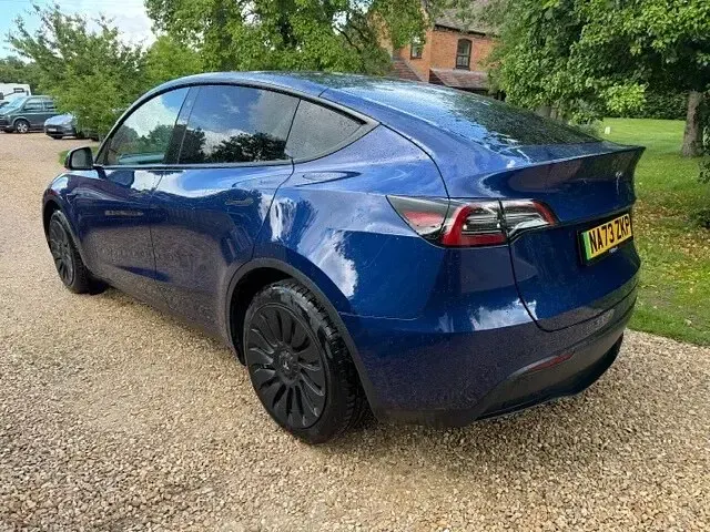 Used Tesla Model Y RWD 219 kW (299 HP) 2023 Blue SUV