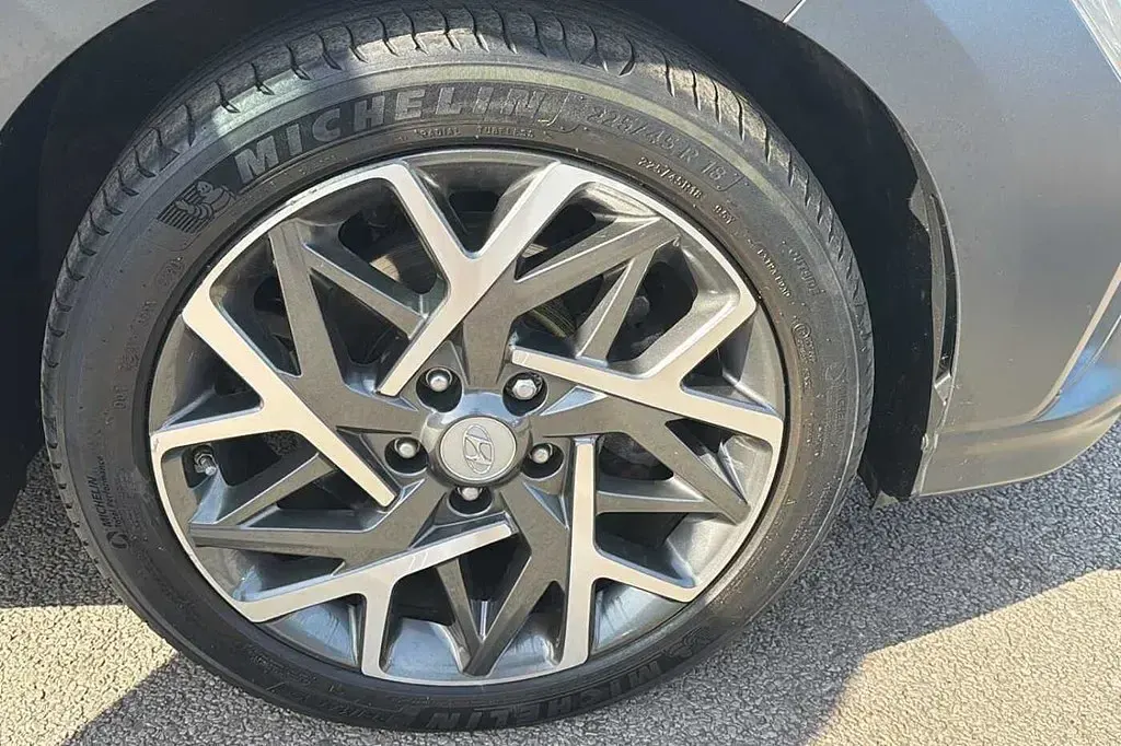 Gebraucht Hyundai Kona Premium 141 PS (103 kW) 2021 Weiß SUV
