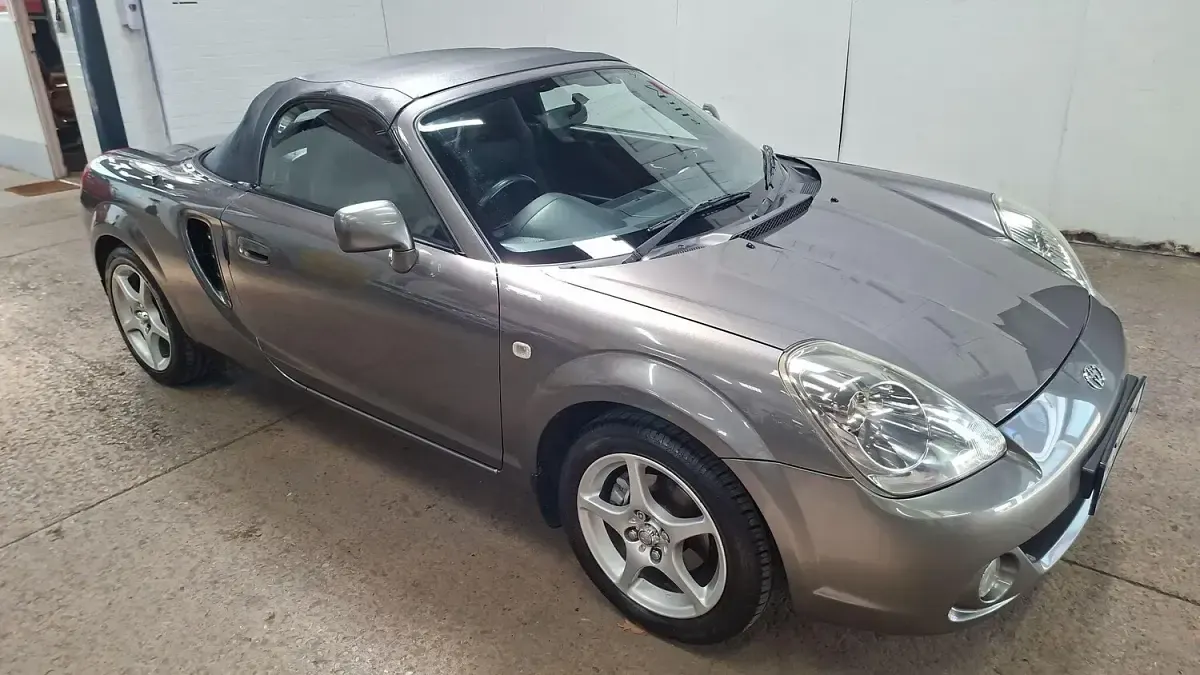 Used Toyota MR2 2004 Silver Cabriolet