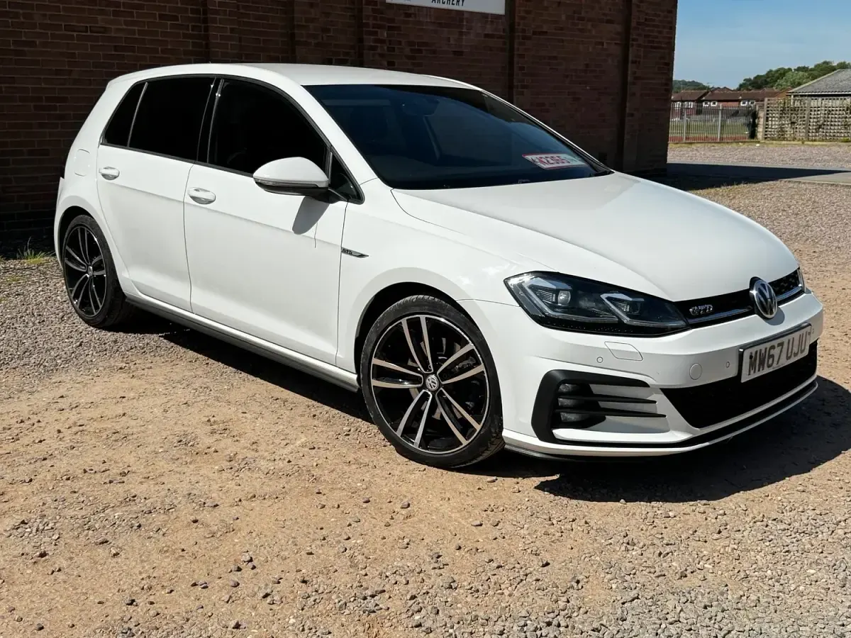 Used VW Golf VII GTD 184 HP (135 kW) 2017 White Hatchback