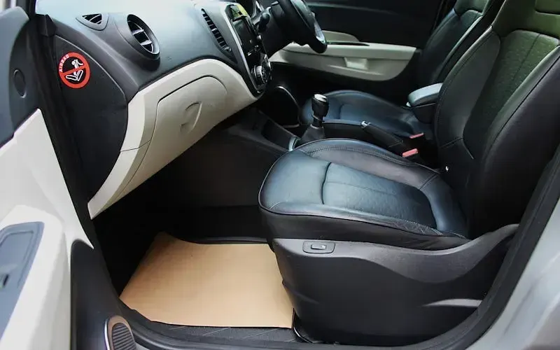Used Renault Captur Signature 110 HP (80 kW) 2018 Mercury grey SUV