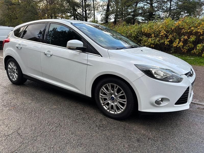 White Used 2011 Ford Focus Titanium Hatchback | £3,495 (A bit pricey) - Image 1/4