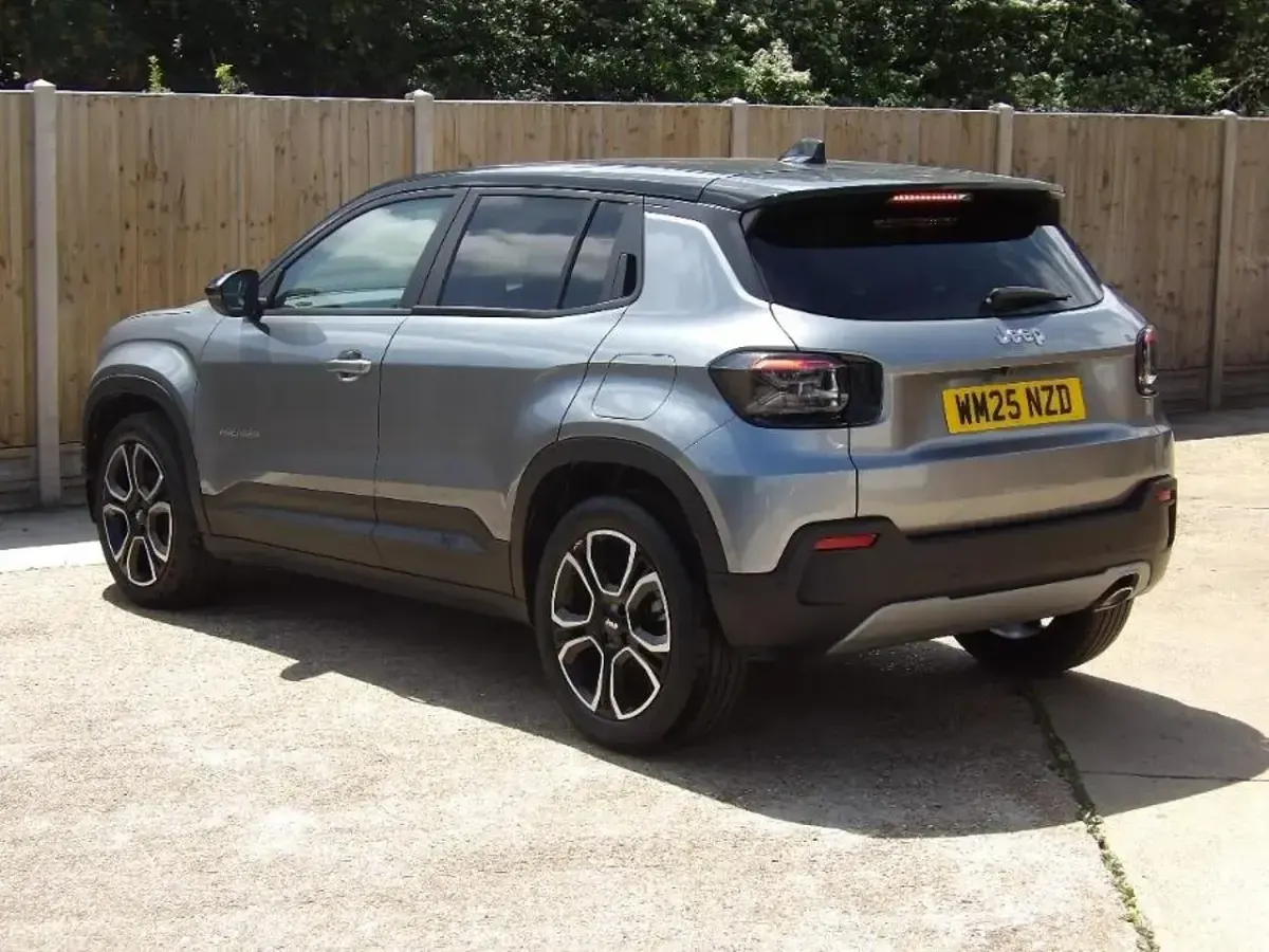 Used Jeep Avenger Summit 100 HP (73 kW) 2025 Grey SUV
