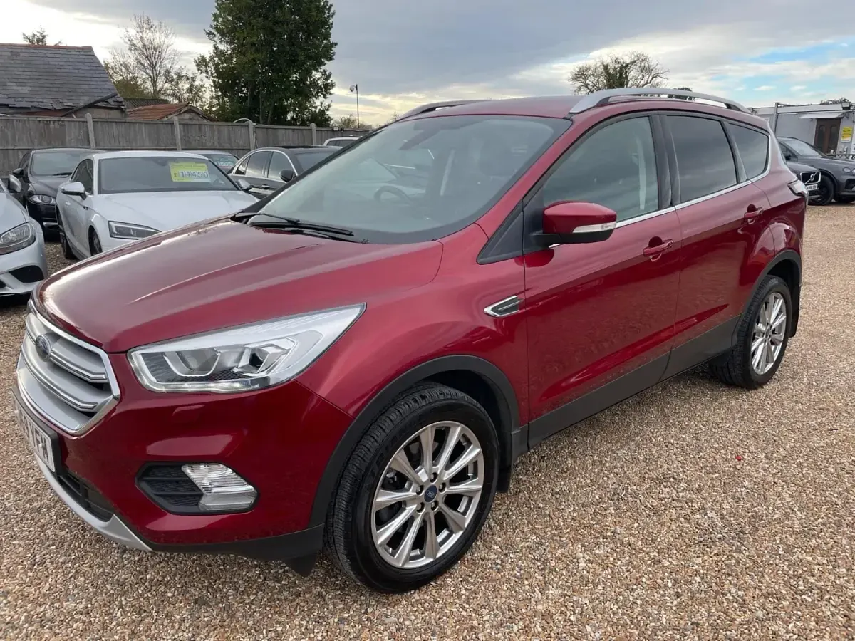 Second-hand Ford Kuga Titanium 150 CP (110 kW) 2019 Roșu SUV