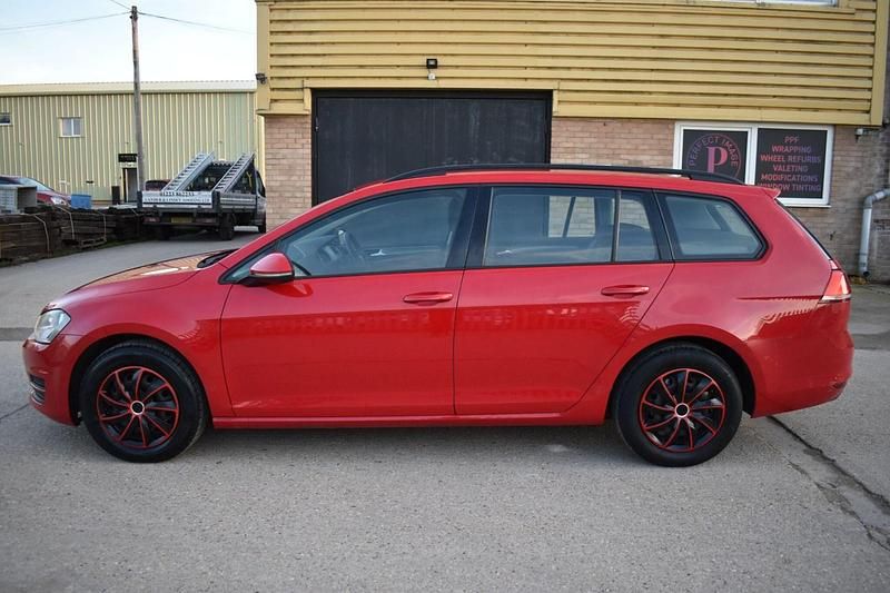 Used VW Golf VII S 110 HP (80 kW) 2014 Red Estate