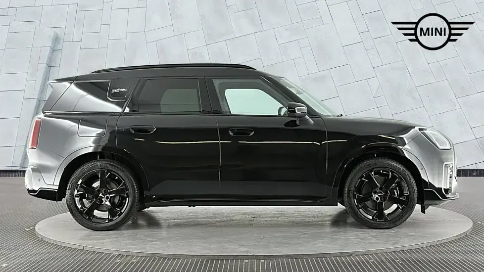 Used Mini Countryman 168 HP (123 kW) 2024 Black SUV