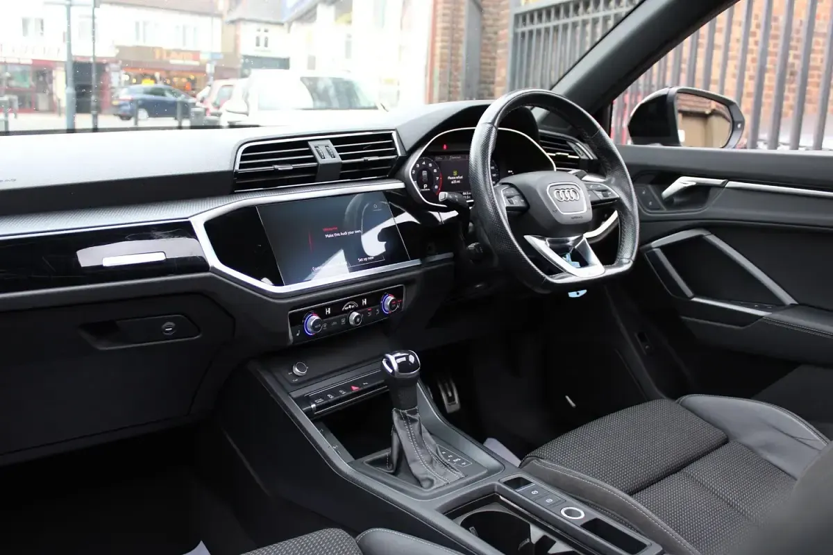 Used Audi Q3 Black Edition 150 HP (110 kW) 2021 White SUV