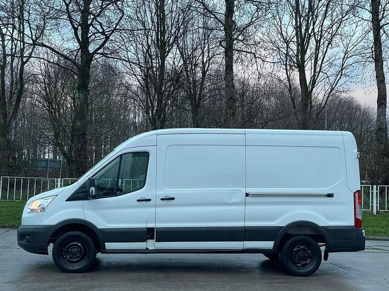 Usado Ford Transit 125 HP (91 kW) 2015 Branco Van