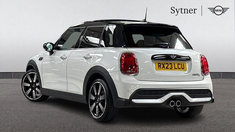 Usado Mini Cooper S Exclusive 176 HP (129 kW) 2023 Branco Citadino
